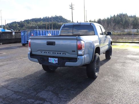 Used 2021 Toyota Tacoma TRD Off-Road image 5