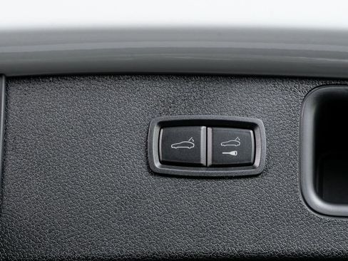 New 2026 Porsche Macan S image 33