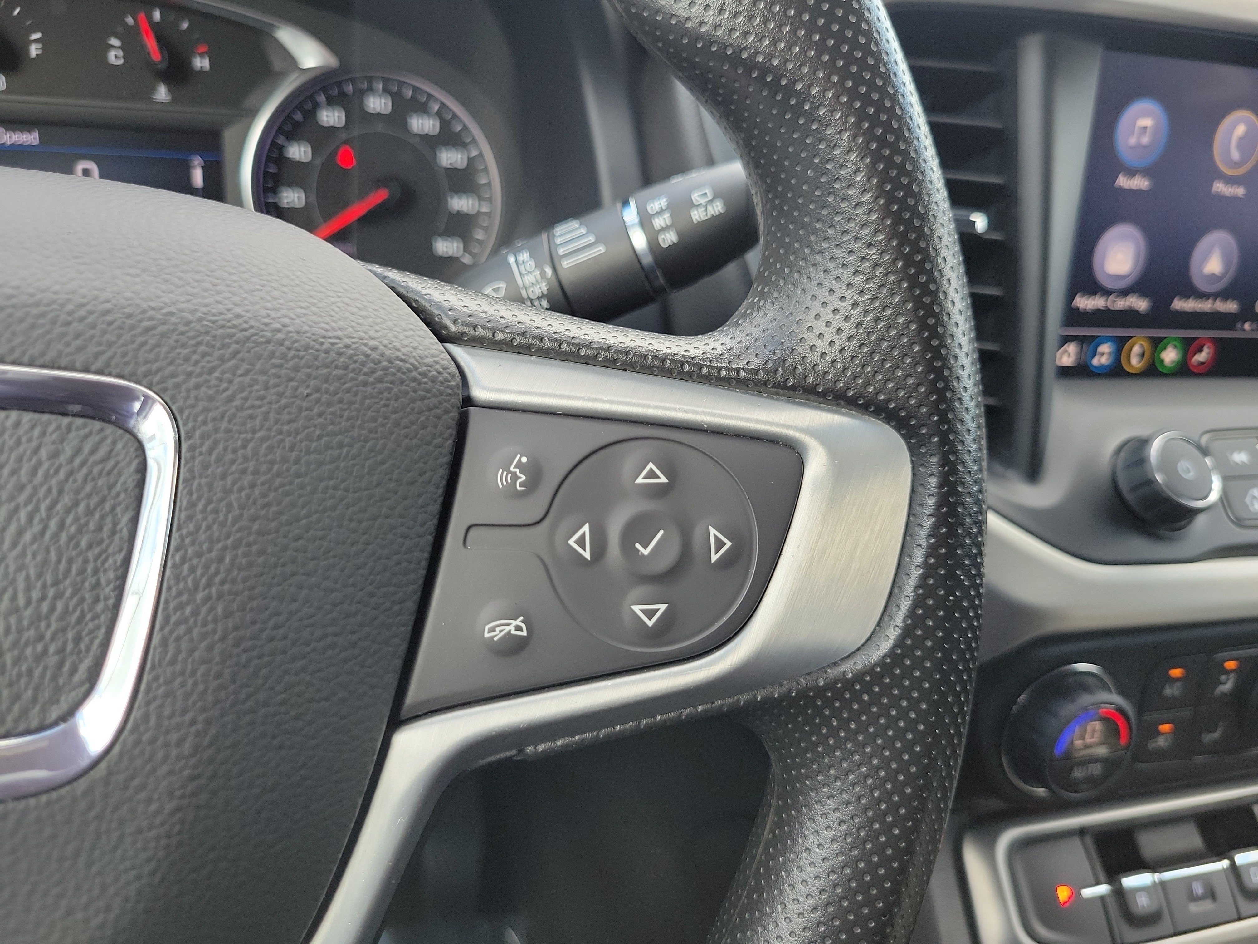 Used 2023 GMC Acadia SLE w/ Driver Convenience Package FWD image 21