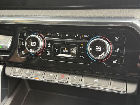 New 2026 GMC Sierra 3500 Denali w/ Denali Reserve Package image 34