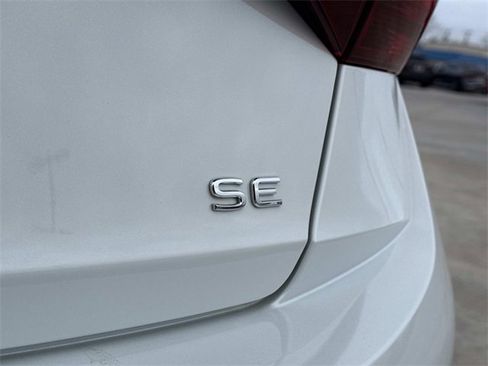 Certified 2024 Volkswagen Jetta SE image 4