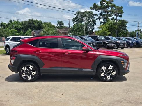 Used 2025 Hyundai Kona SEL FWD image 4