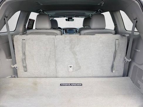 Used 2017 Toyota Highlander Limited image 6