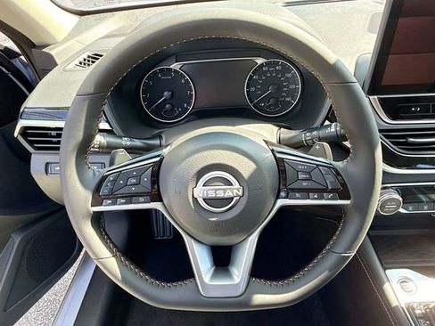 New 2025 Nissan Altima 2.5 SR w/ SR Premium Package image 7