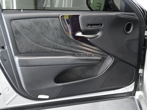 Used 2018 Lexus LS 500 w/ Luxury Package image 14