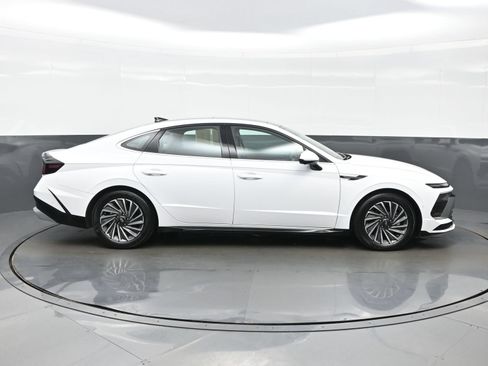 Certified 2026 Hyundai Sonata Limited FWD image 7