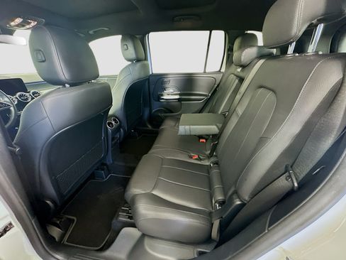 Used 2025 Mercedes-Benz GLB 250 image 29