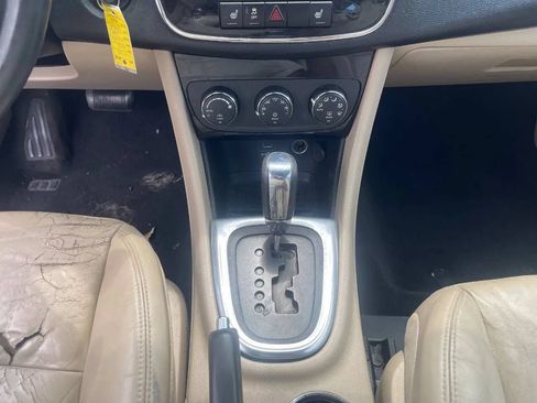Used 2013 Chrysler 200 Limited FWD image 22