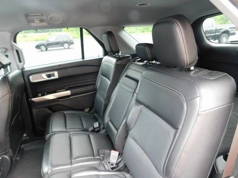 Used 2021 Ford Explorer Limited w/ Equipment Group 301A image 39