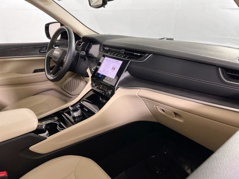 Used 2022 Jeep Grand Cherokee Limited image 28