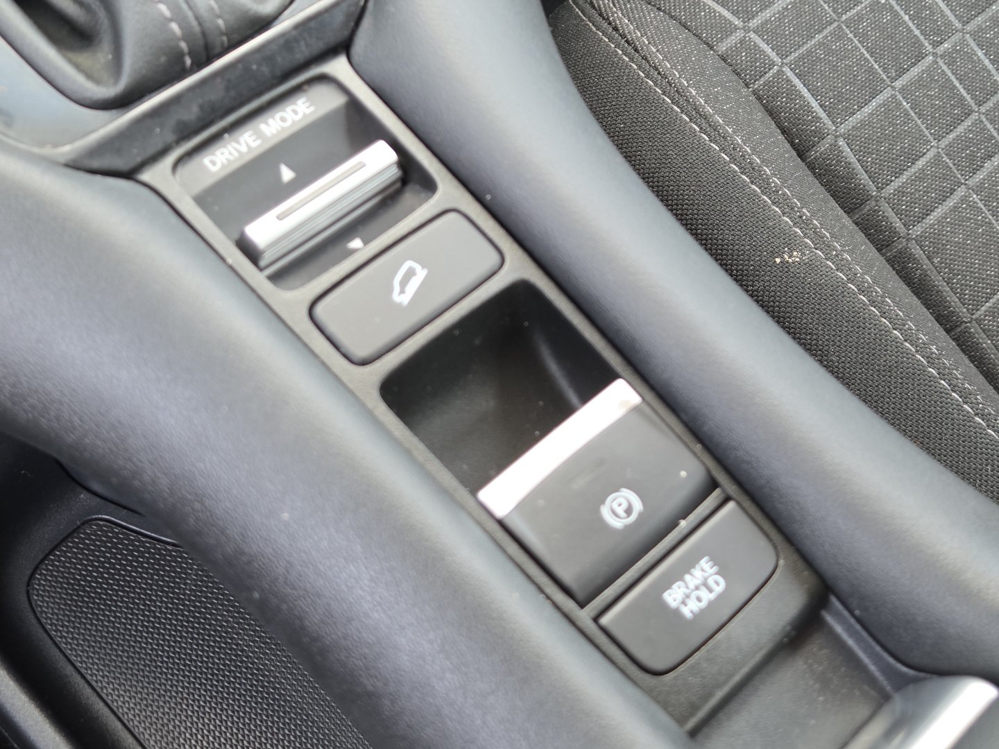 Used 2023 Honda HR-V LX image 8