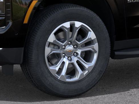 New 2026 Chevrolet Suburban LT image 6