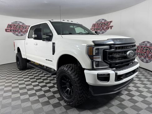 Used 2022 Ford F350 Lariat w/ Black Appearance Package AWD/4WD image 9