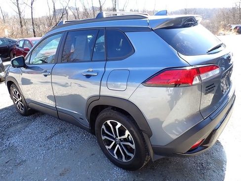 Certified 2023 Toyota Corolla Cross SE w/ Moonroof Package image 5