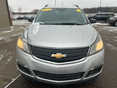 Used 2016 Chevrolet Traverse LS image 2