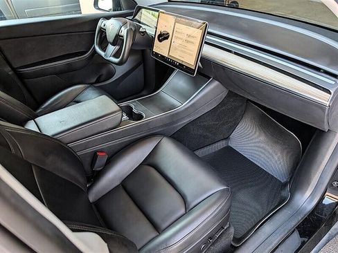 Used 2021 Tesla Model Y Long Range AWD/4WD image 4