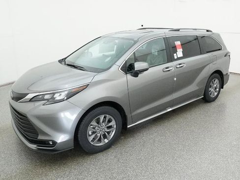 New 2026 Toyota Sienna XLE image 45