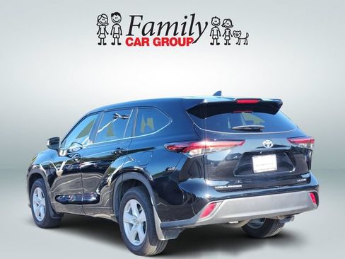 Certified 2025 Toyota Highlander LE AWD/4WD image 3