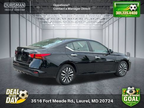 Used 2025 Nissan Altima 2.5 SV FWD image 3