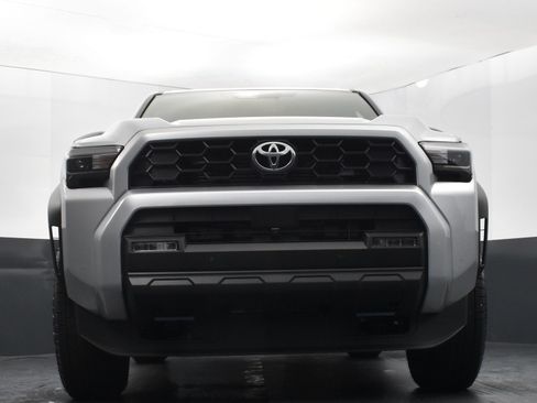 Used 2025 Toyota 4Runner TRD Off-Road Premium AWD/4WD image 43