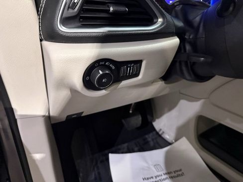 Used 2021 Chrysler Pacifica Limited w/ Premium & Safety Sphere Group image 13