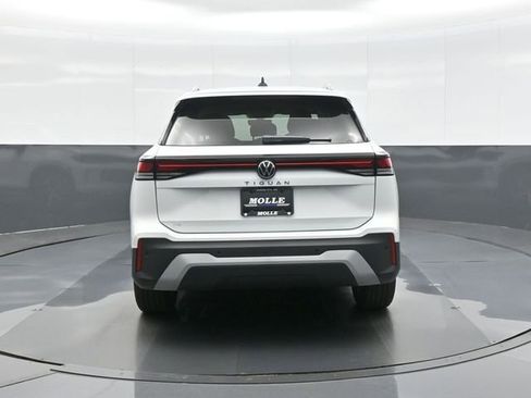 New 2026 Volkswagen Tiguan SE FWD image 6
