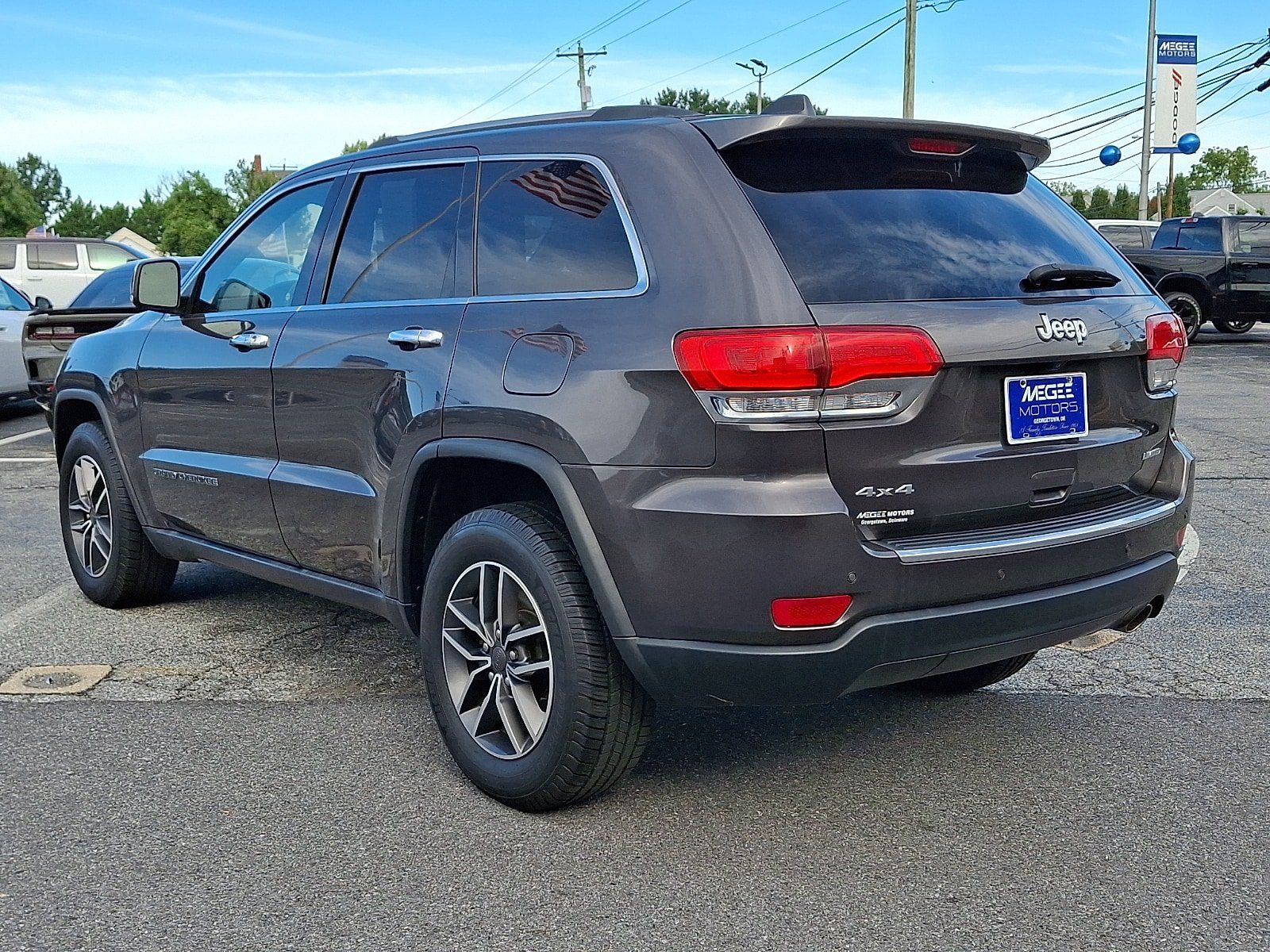 Used 2019 Jeep Grand Cherokee Limited AWD/4WD image 4
