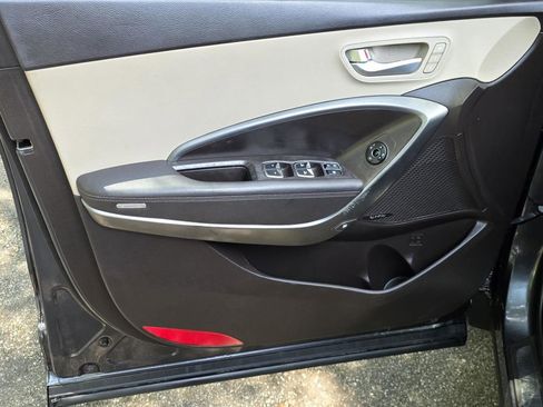 Used 2017 Hyundai Santa Fe Sport FWD image 40