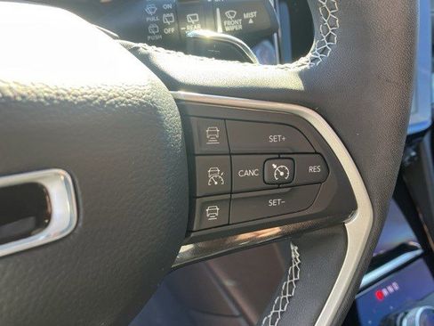 Certified 2023 Jeep Grand Cherokee L Laredo image 18