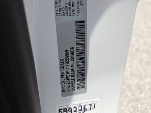Certified 2026 Chrysler Pacifica Limited FWD image 37