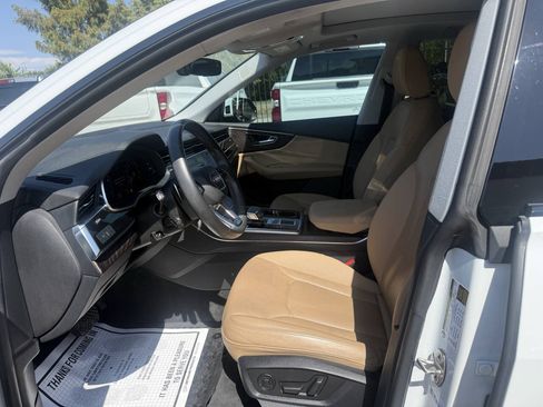 Used 2020 Audi Q8 Premium Plus AWD/4WD image 7