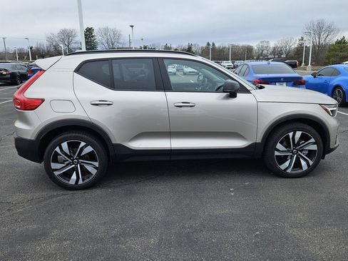 Used 2023 Volvo XC40 B5 Plus w/ Protection Package Premier image 3