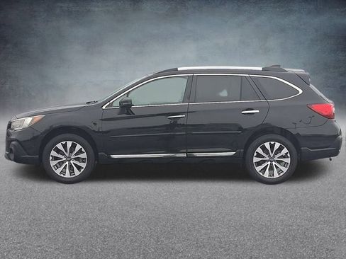 Used 2019 Subaru Outback 3.6R Touring image 11