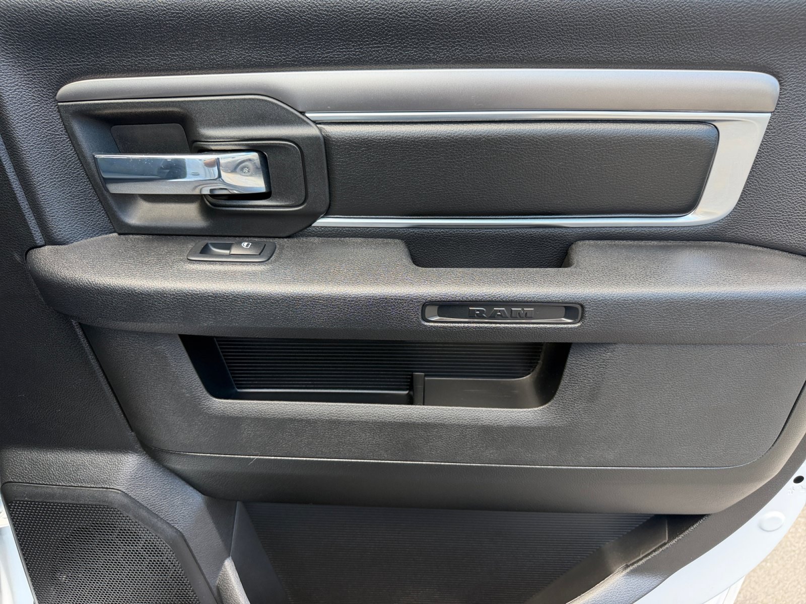 Used 2022 RAM 1500 Warlock AWD/4WD image 18