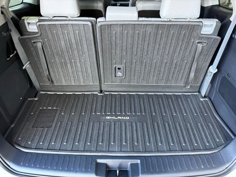 Used 2020 Toyota Highlander Platinum image 7