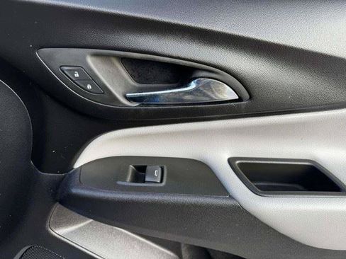 Used 2024 Chevrolet Equinox LS w/ LS Convenience Package FWD image 48