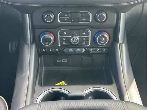 Used 2023 Chevrolet Suburban Premier AWD/4WD image 19