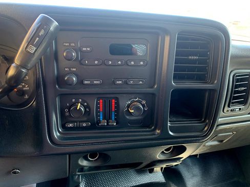 Used 2005 Chevrolet Silverado 3500 2WD Crew Cab w/ Heavy-Duty Power Package image 18