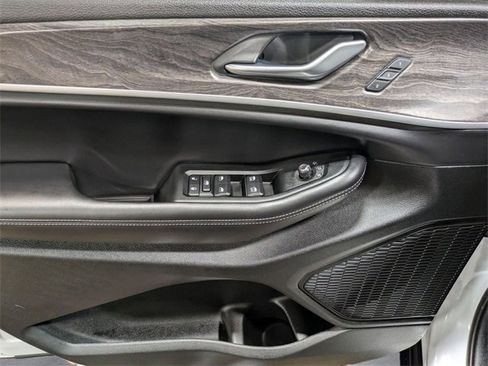 Used 2025 Jeep Grand Cherokee L Limited w/ Black Appearance Package image 14