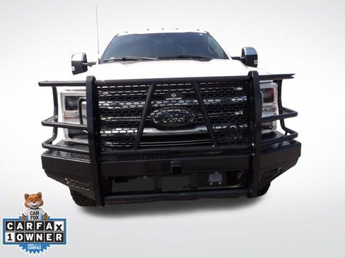 Used 2022 Ford F350 Platinum AWD/4WD image 2