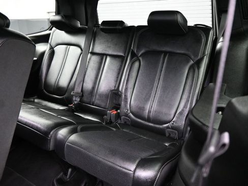 Used 2024 Jeep Wagoneer Series II w/ Flexible Seating Group image 22