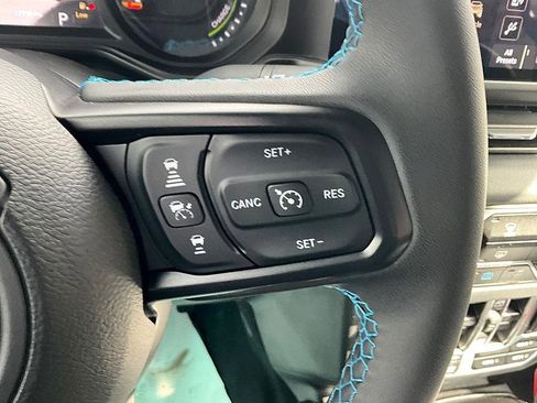 Used 2024 Jeep Wrangler Unlimited Rubicon 4xe image 27