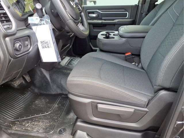 New 2026 RAM 4500 4x4 Crew Cab DRW image 11