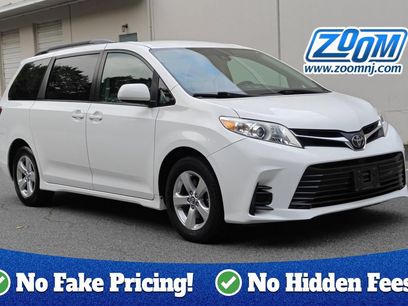 Used 2018 Toyota Sienna LE