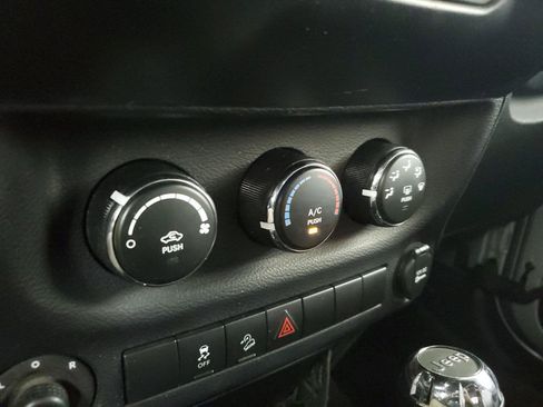 Used 2015 Jeep Wrangler Sport AWD/4WD image 25