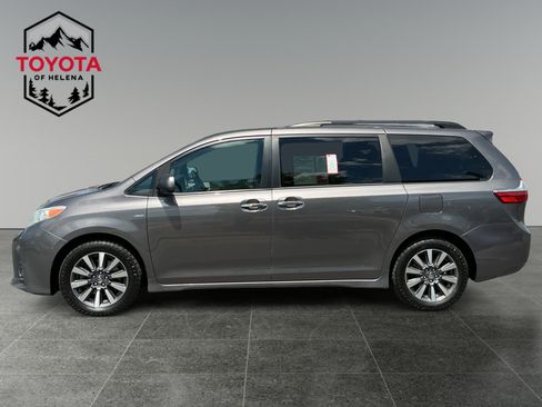 Certified 2018 Toyota Sienna XLE Premium AWD/4WD image 2
