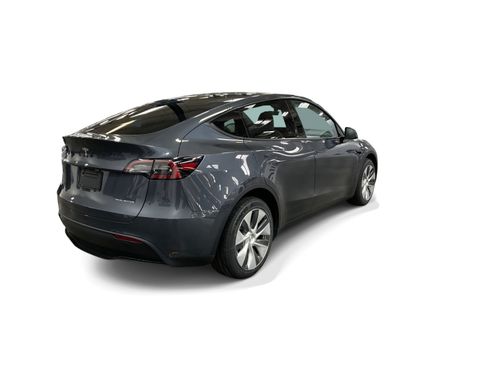 Certified 2023 Tesla Model Y AWD image 6