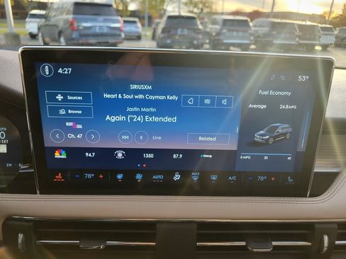 Certified 2024 Lincoln Corsair AWD w/ Equipment Group 101A image 9