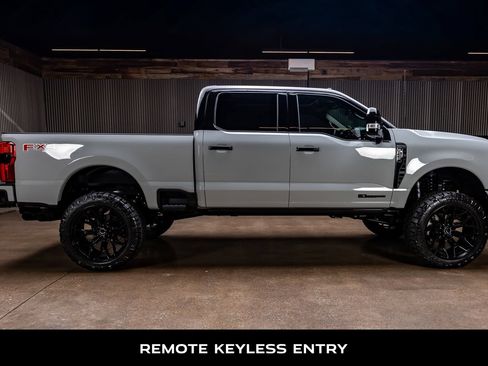 Used 2026 Ford F250 Platinum w/ Platinum Plus Package AWD/4WD image 11