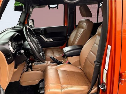 Used 2011 Jeep Wrangler Unlimited Sahara w/ Connectivity Group image 22